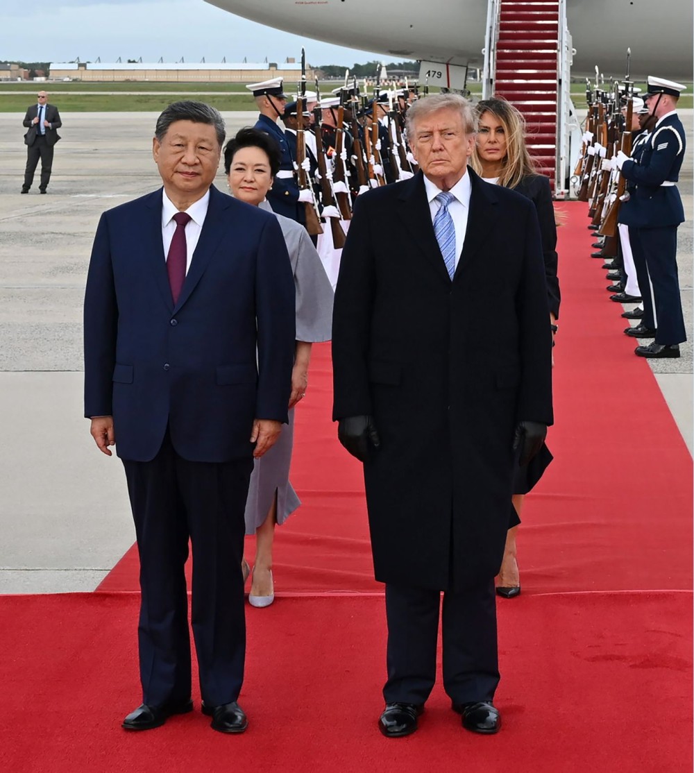 Washington: Chinese President Xi Jinping arrives at Joint Base Andrews on Sept. 23, 2026, for a state visit to the United States at the invitation of U.S. President Donald Trump. Xi and his wife, Peng Liyuan, were warmly greeted by Trump and his wife, Melania Trump, at the airport in a rare planeside welcome. (Photo: Xinhua via IANS)